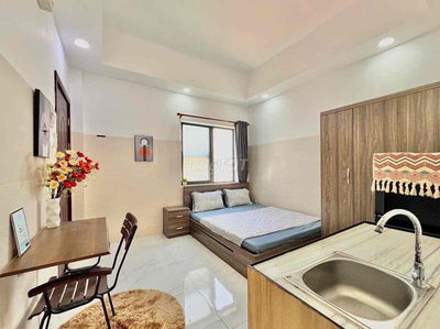 Trống sẳn Studio Full nội thất - Cửa sổ lớn hướng gió - Đón nắng sớm
