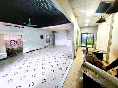 cho thuê mặt bằng kinh doanh mặt tiền sầm uất, ngang 7,6m, dt 220m²
