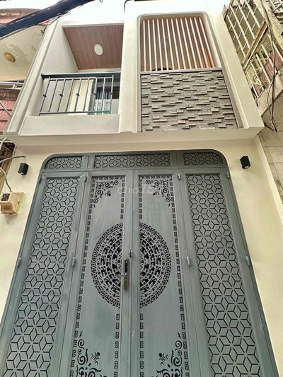 BÁN NHÀ ÂU CƠ  NGAY VÒNG XOAY LÊ ĐẠI HÀNH - GIÁP 3 THÁNG 2 QUẬN 10 .