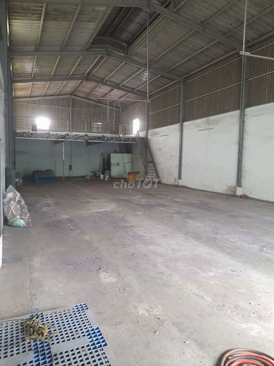 Cho thuê xưởng 200m2 p.Thạnh Lộc Quận 12