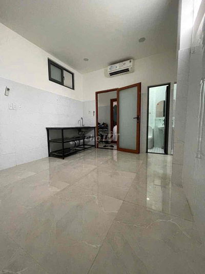 Phòng Máy lạnh, Cửa sổ, Thang máy gần Gigamall, Đại Học Luật