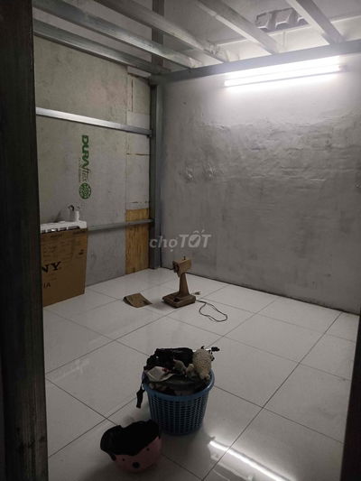 nhà cấp bốn bao rộng hẻm xe hơi gần chợ bình triệu