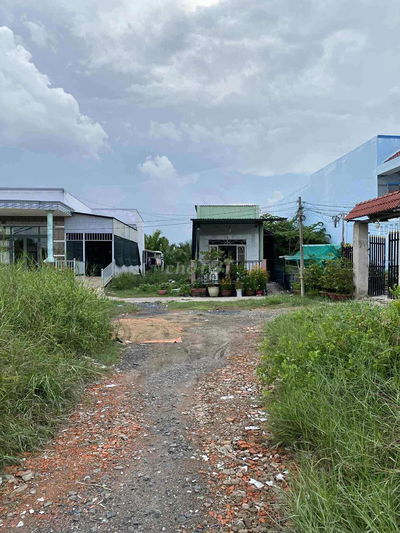 Bán đất thổ cư Nhà Bè 126m2 tặng nhà cấp 4, sổ hồng riêng, chỉ 1ty8
