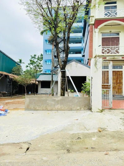 Gia đình e cần bán gấp 3 mảnh đất vàng Tân Xã giá 3tỷ3/lô mặt vành đai công nghệ cao Hòa Lạc bao tt
