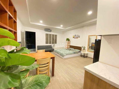 STUDIO BAN CÔNG NGAY ĐH HUTECH - HÀNG XANH