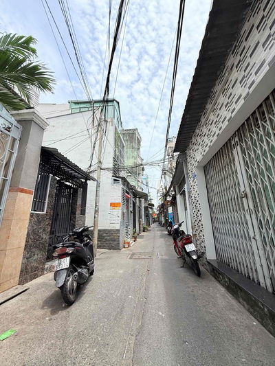 Cần bán căn góc 02 mặt tiền hẻm 4m khu kinh doanh đường Đoàn Văn Bơ .q