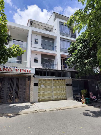 Cho thuê toà nhà, phù hợp làm văn phòng, phòng khám, dạy học, bưu cục.