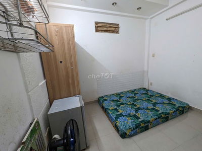 Phòng trọ wc riêng, máy lạnh, cửa sổ, giờ giấc tự do, Quận 10