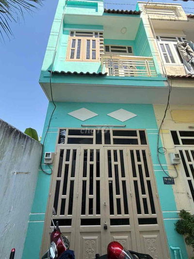 bán căn nhà có lầu 2pn