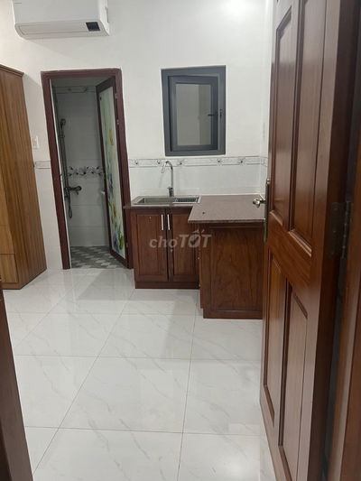 Cần cho thuê phòng cao cấp full nội thất gần DH FPT