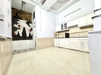 PHÒNG TẦNG TRỆT CÓ GIẾNG TRỜI THOÁNG