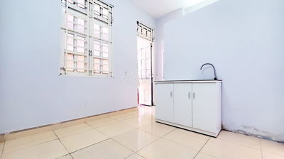 Căn hộ mini không nội thất, 1 PK, 1 PN, sẵn bếp + máy lạnh, ban công !