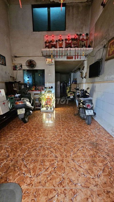 Nhà nát, hẻm xe hơi 8m, tiện xây mới