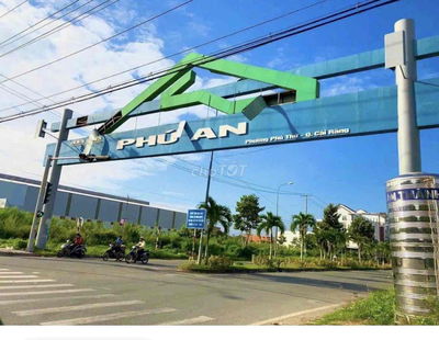 Cho thuê nhà mặt tiền, dtd 80m2, 3 phòng ngủ, 2 maylanh, PK, 2WC
