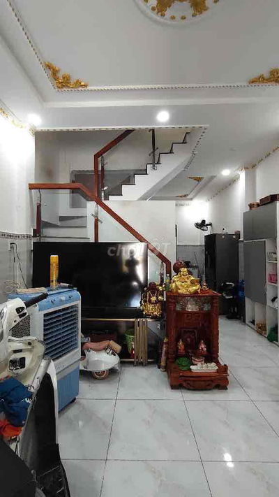 BÁN NHÀ MẶT TIỀN SÁT LÊ VĂN QUỚI BÌNH TÂN 4x10m 2TẦNG 2PN SHR