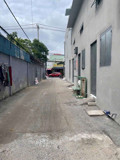 2LÔ ĐẤT HIỆN TRẠNG CÓ 2DÃY PHÒNG TRỌ THU NHẬP 40TR . FUNL THỔ CƯ