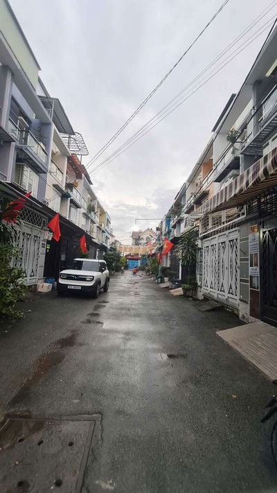 Cho thuê nhà 2 lầu Thạnh Xuân 4 phòng ngủ
