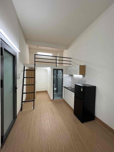 Phòng ban công tách biệt mới 100% đường Nguyễn kiệm sát bv175