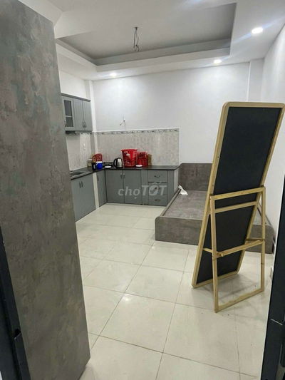 PHÒNG ĐẸP FULL NỘI THẤT - SẠCH SẼ AN NINH ĐI BỘ QUA UEH- GẦN HÀNG XANH