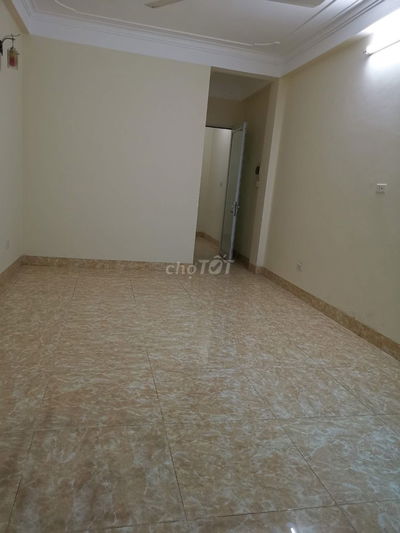 Cho thuê căn hộ 30m2 tầng 2 mặt ngõ