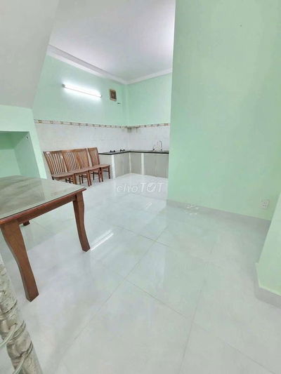 GÒ VẤP .ĐƯỜNG NGUYỄN DU NGAY ĐAI HỌC CÔNG NGHIỆP 4