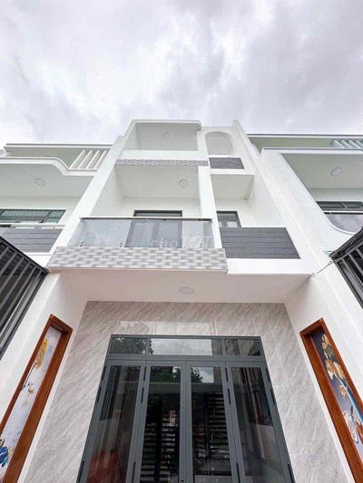 BÁN NHÀ 1 TRỆT 2 LẦU GẦN UBND PHƯỜNG BIÊN HOÀ