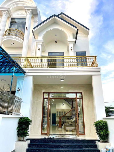 Nhà Phú Tân gần trung tâm Thành Phố Mới 150m2