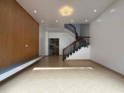 NHỈNH 4 TỶ NHẬN NGAY NHÀ MỚI SIÊU QUẦN,T/TRÌ-NGÕ 3 GÁC-40M*5T;MT3,5M