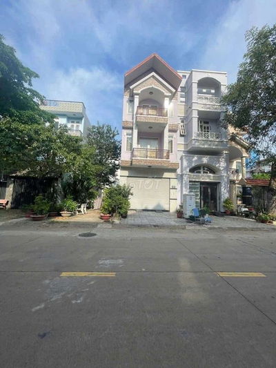 Nhà 3 lầu trung tâm hành chính dĩ an giá 12 triệu