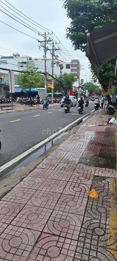 Mat tien