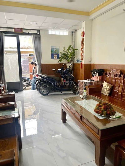 4mx14m. nhỉnh 4tỷ gần chợ trường học 1 trệt 1 lầu 2PN,