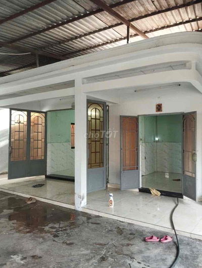 Cho thuê nhà nguyên căn cấp 4 206m2