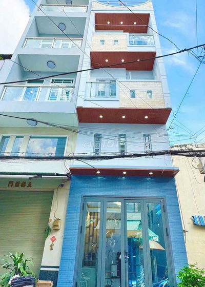 Mặt tiền 152 Lạc long quân p3 Q11