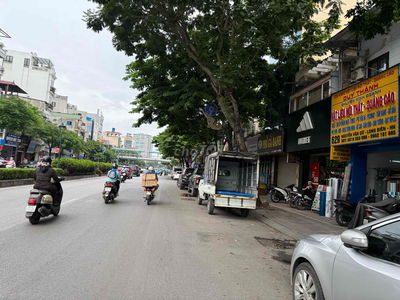 TÔI càn bán nhà MẶT PHỐ HỒNG TIẾN NGUYỄN VĂN CỪ 5T Toà Kính 2 thoáng