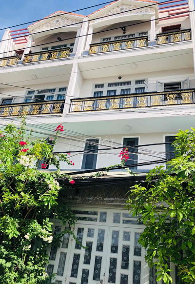 Nhà chính chủ cho thuê 200m2(dt sử dụng)3 tầng,4pn,3 toilet,hẻm xe hơi