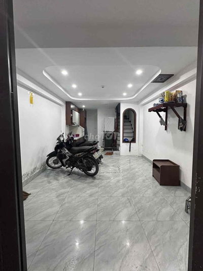 Bán nhà ngõ Khương Thượng 30m 6 tầng dòng tiền giá 8.7 tỷ