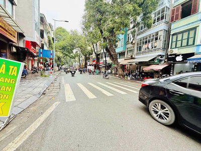 TÔI bán nhà MẶT phố HUỲNH THÚC KHÁNG - CHÙA LÁNG vỉa hè thuê 45tr/T