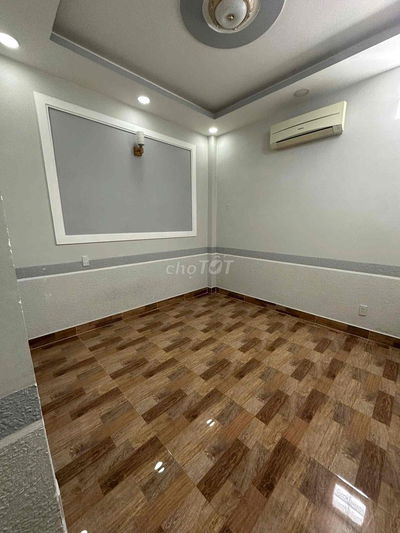 Cho thuê gấp phòng đường Lạc Long Quân quận 11 sạch sẽ giờ giấc tự do