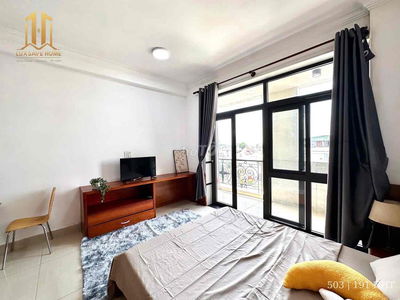Thuê ngay Studio ban công 35m2 tại Hoàng Hoa Thám gần chợ Bà Chiểu