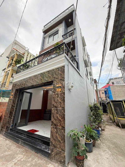 Bán nhà hẻm 28 Phú Thuận, nhà cách đường Phú Thuận chỉ 50m
