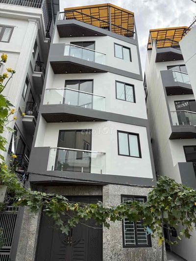 nhà Thanh Am mới đẹp, lô góc ngõ rộng giá 5,6 tỷ