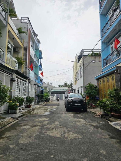 50m2- nhà 3 lầu -3pn - hẻm nhựa 6m - chỉ 5.2 tỉ - long thạnh mỹ