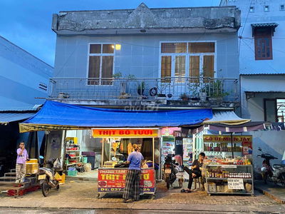 Bán nhà ở mặt tiền chợ Phú Giáo