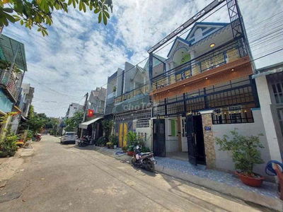 Bán Nhà Ngang 5,5m giá rẻ SHR đường ô tô gần chợ Bà Điểm