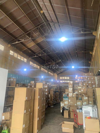 Cho thuê kho 800 m2 quận 11 đường container