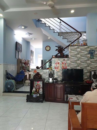 HOT- Nhà 2 lầu DT 5x18, đường thông, sân xe hơi, gần chợ Đại Hải H.Môn