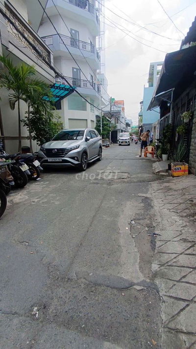 Bán nhanh nhà ngộp, ngang 5 hiếm có, kết cấu BTCT, 1tr 3lầu, hxh