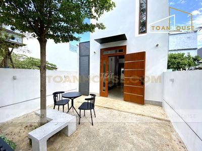 Cho thuê nhà đẹp Sân Vườn khu Sơn Thủy gần biển
