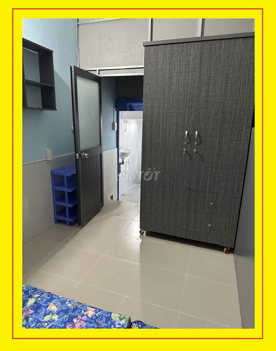 Phòng toilet riêng, tầng trệt, có nội thất, đường Nguyễn Xí