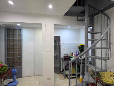 Cho thuê cả nhà 3 tầng